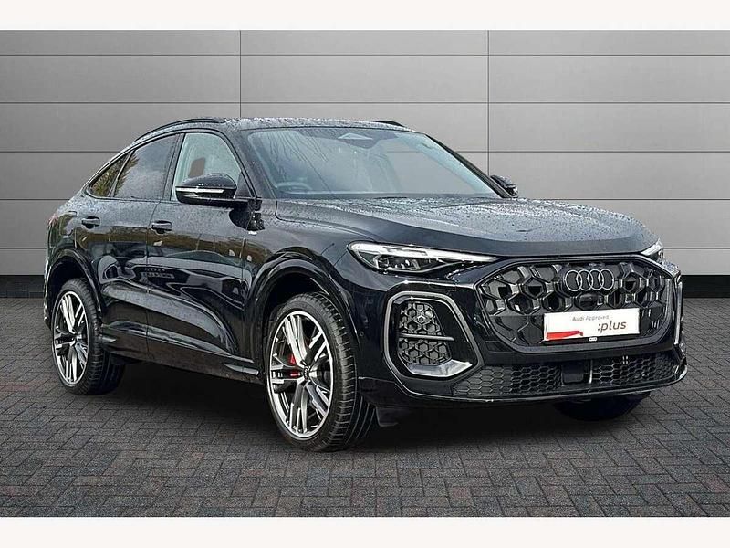 Black New 2025 Audi Q5 Sportback Advanced SUV | £58,350 (Fair price) - Image 1/4