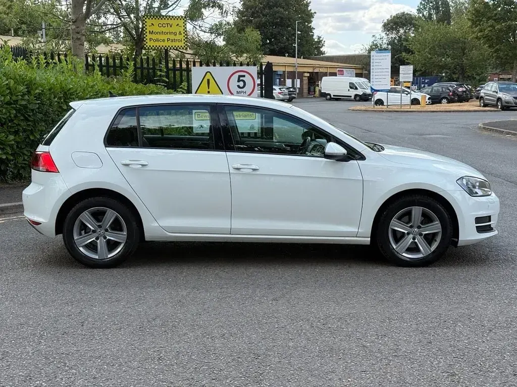 Used VW Golf VII Edition 125 HP (91 kW) 2016 White Hatchback