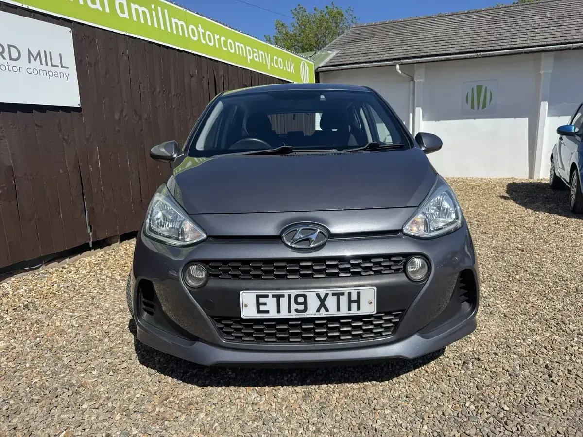 Used Hyundai i10 SE 66 HP (48 kW) 2019 Grey Hatchback