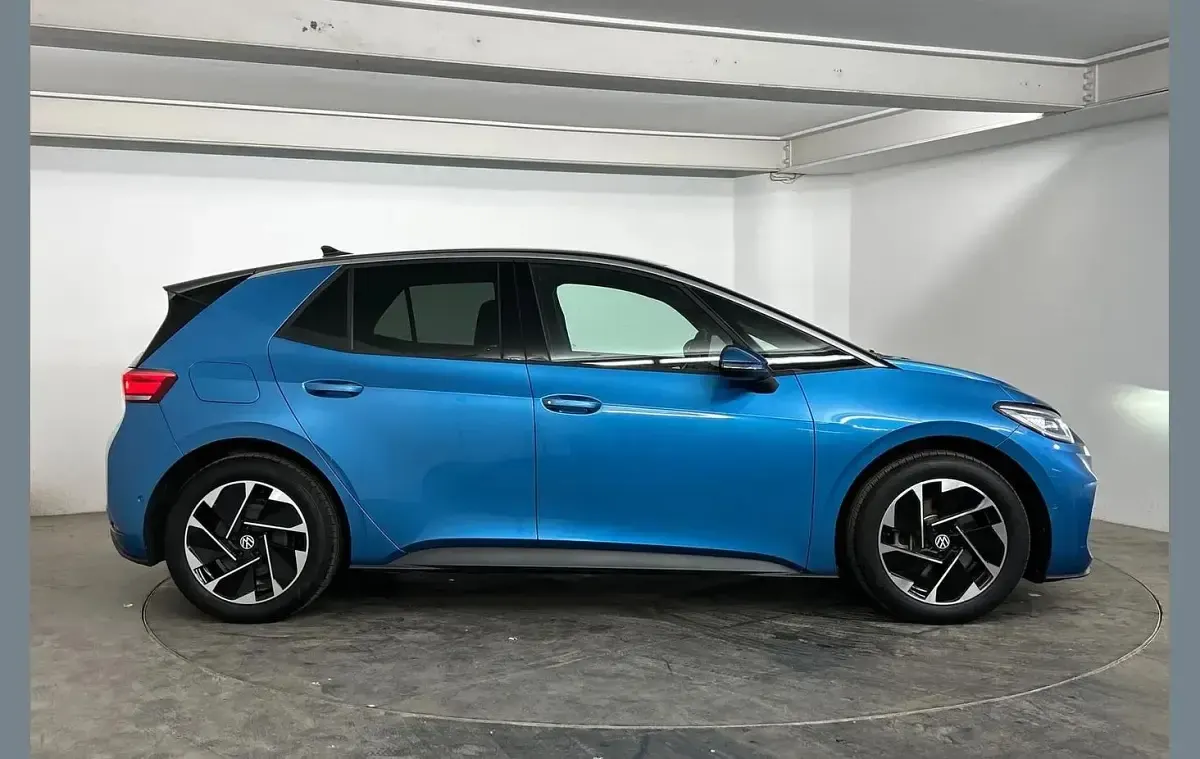 New VW ID.3 Pro 147 kW (200 HP) 2025 Blue Hatchback