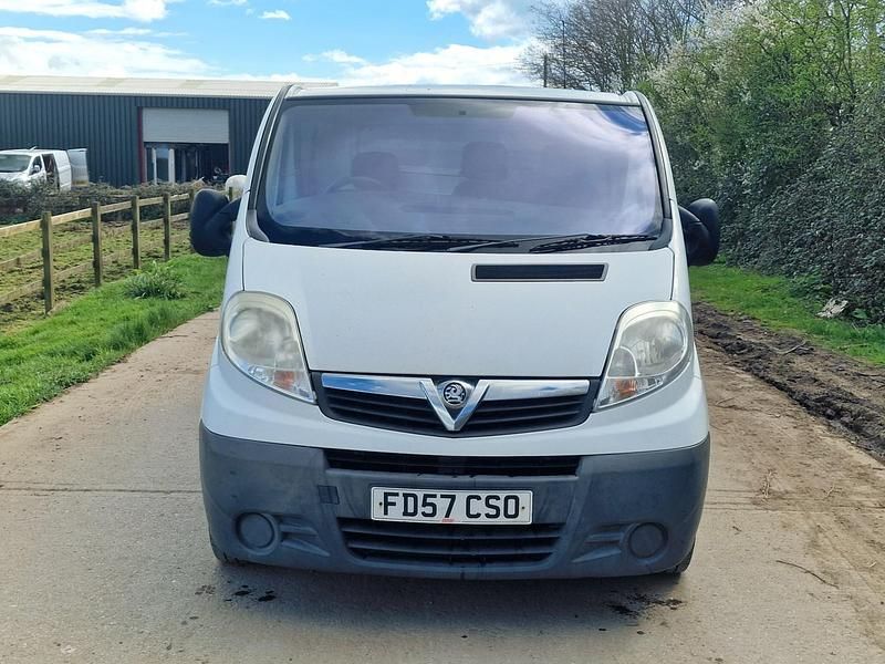 Used Vauxhall Vivaro 90 HP (66 kW) 2007 White MPV