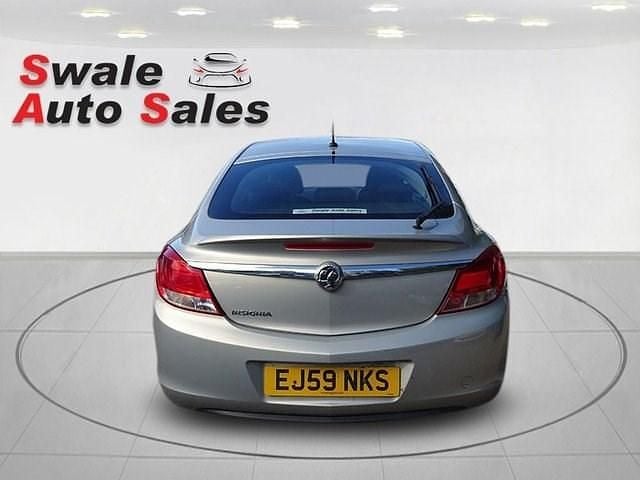 Used Vauxhall Insignia 140 HP (102 kW) 2009 Silver Hatchback
