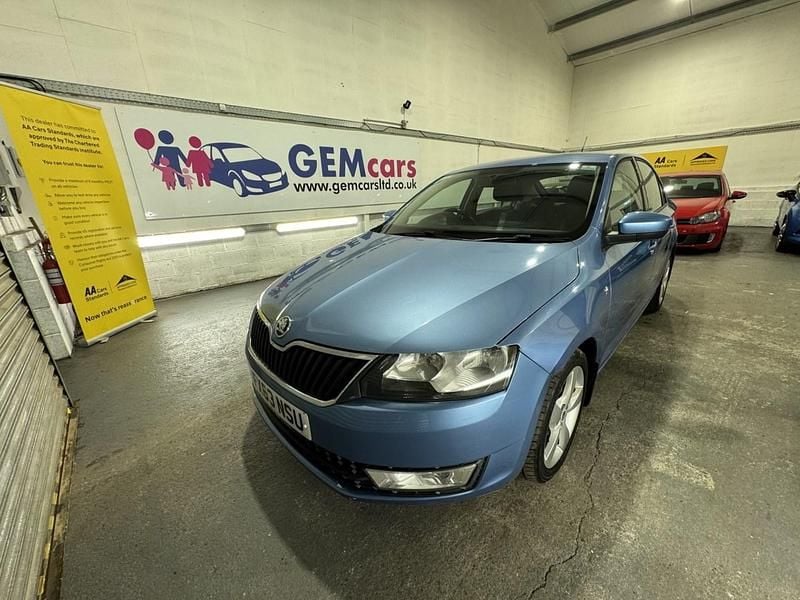 Blue Used 2013 Skoda Rapid Elegance Hatchback | £4,895 (Fair price) - Image 1/4