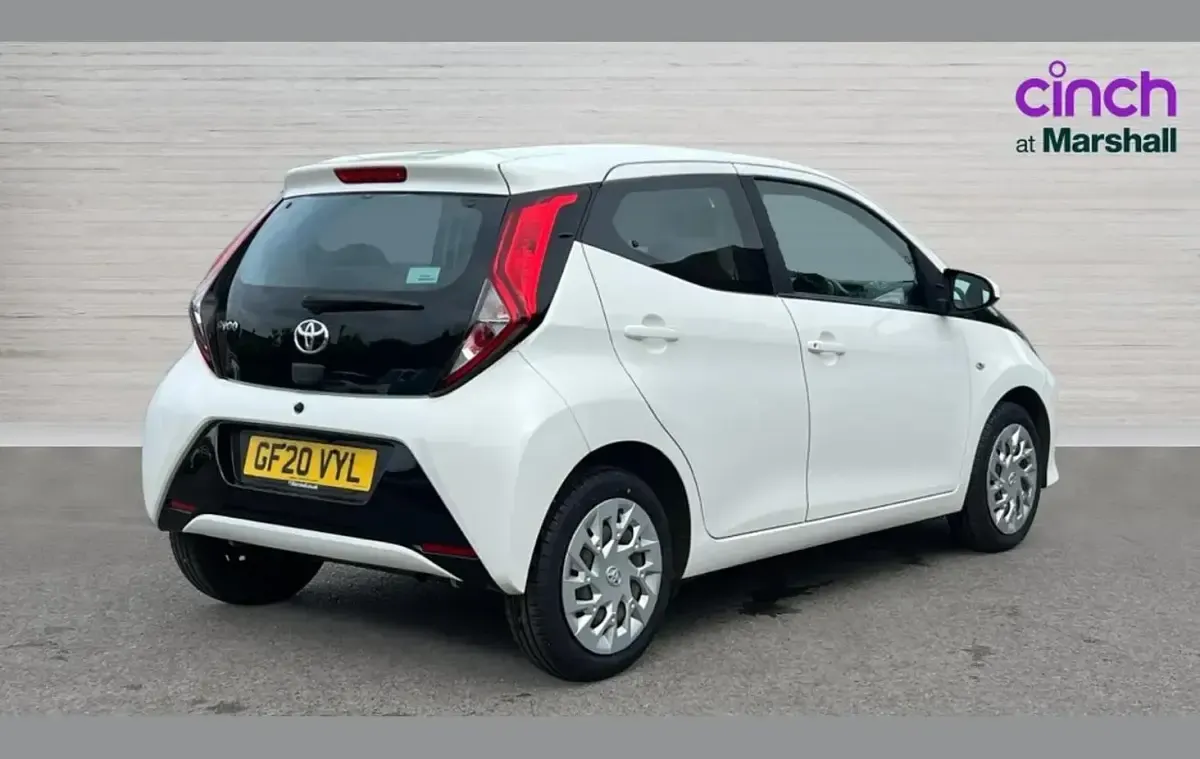 Gebraucht Toyota Aygo X-play 72 PS (52 kW) 2020 Weiß Kleinwagen