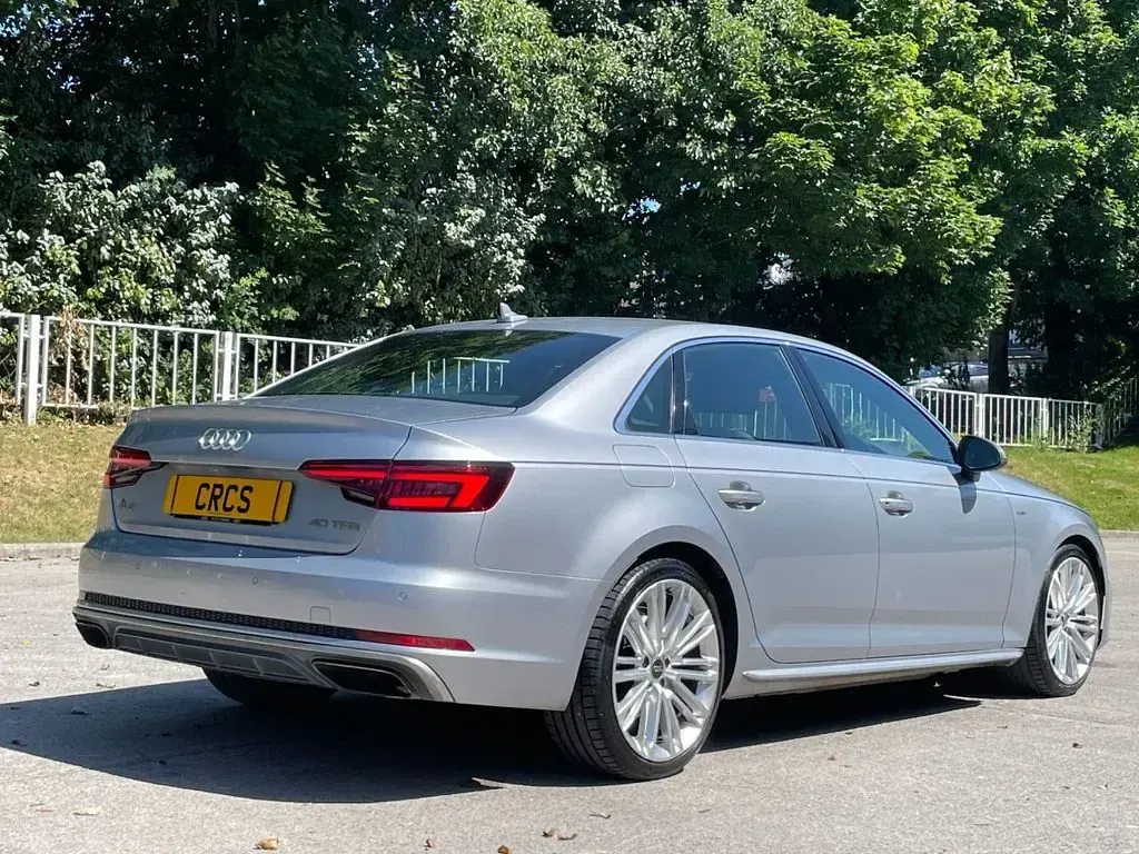 Used Audi A4 S-Line 190 HP (139 kW) 2019 Silver Sedan