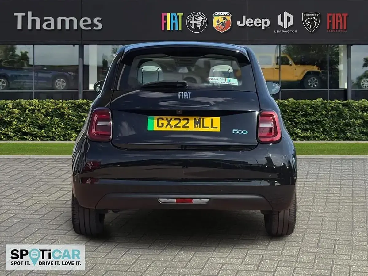 Used Fiat 500e La Prima 85 kW (116 HP) 2022 Black Hatchback