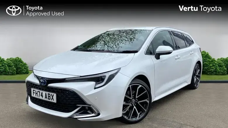Used Toyota Corolla 196 HP (144 kW) 2024 White Estate