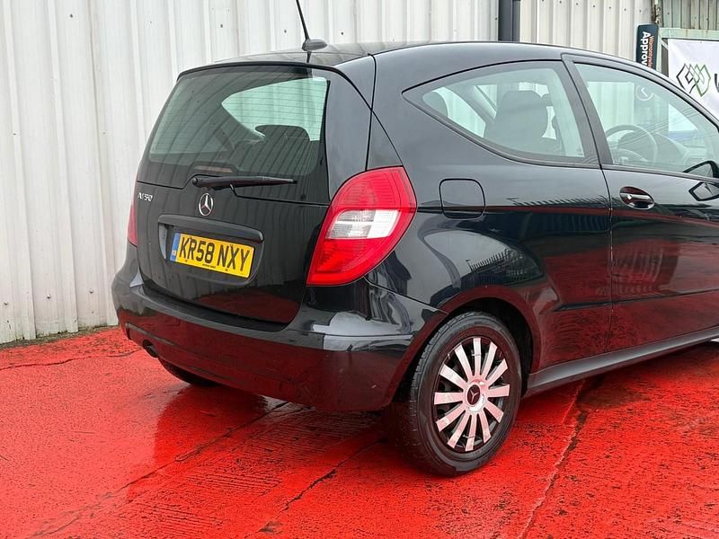 Used Mercedes A150 Classic 95 HP (69 kW) 2008 Black Hatchback