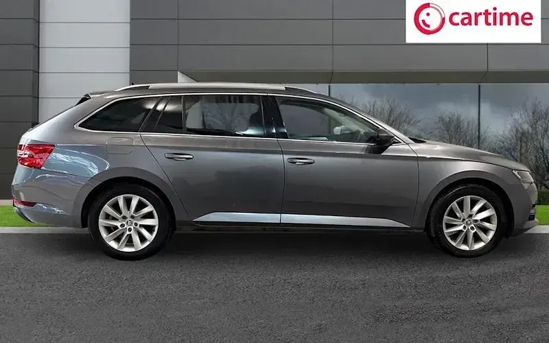 Used Skoda Superb SE Technology 218 HP (160 kW) 2023 Estate