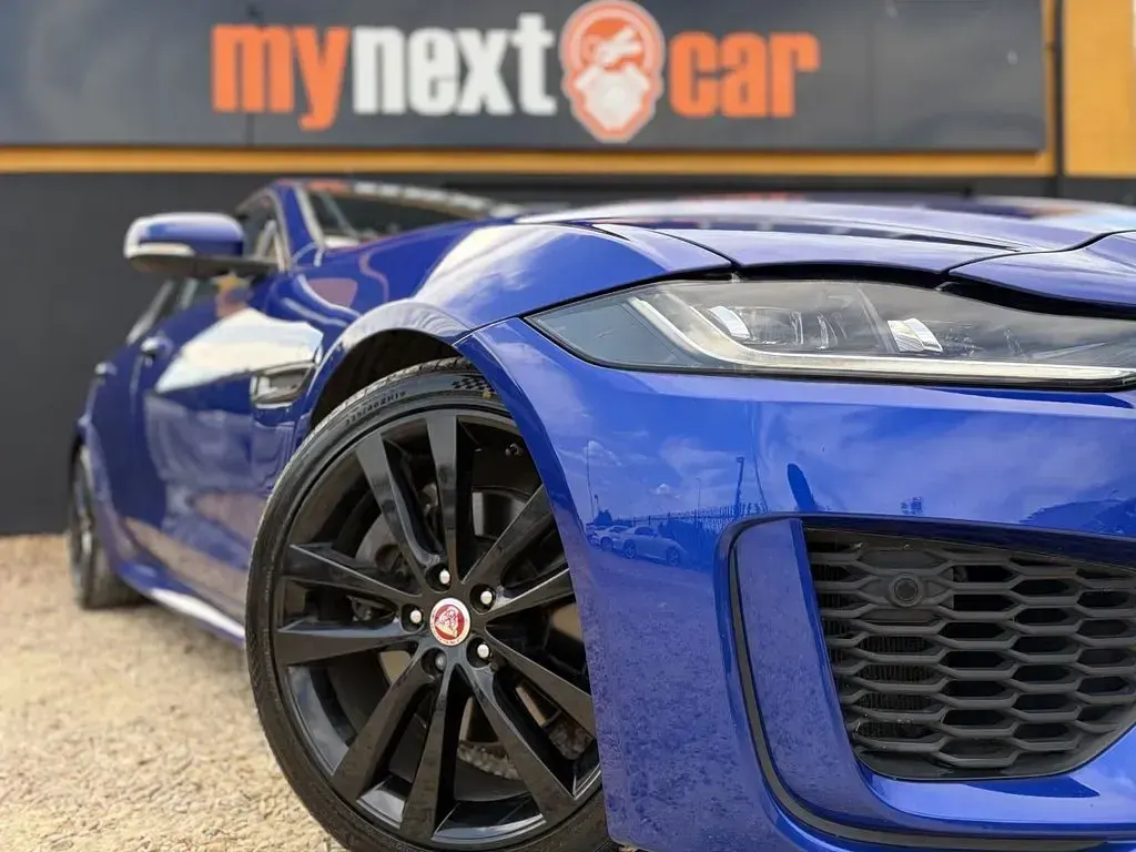 Used Jaguar XE R-Dynamic 300 HP (220 kW) 2019 Blue Sedan