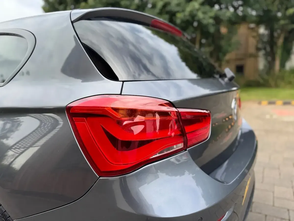 Used BMW 118 Sport Line 150 HP (110 kW) 2016 Grey Hatchback