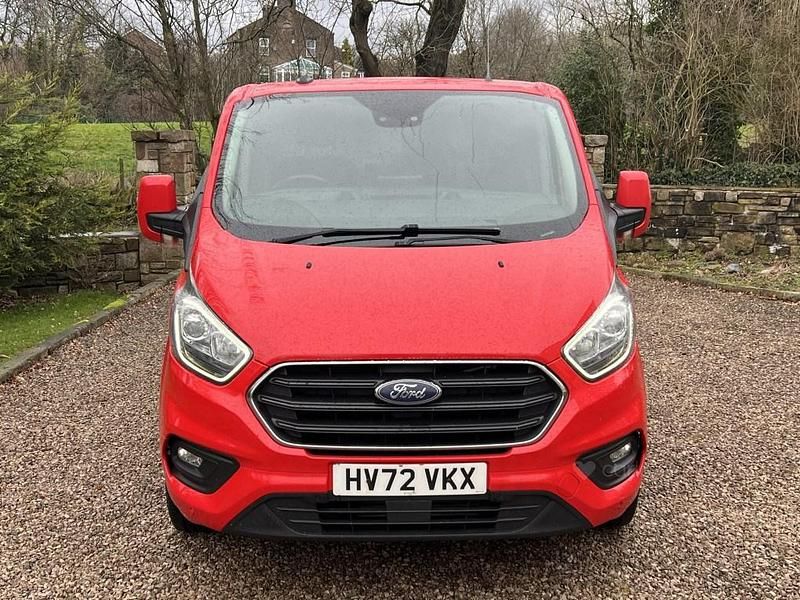 Used Ford Transit Custom Limited 130 HP (95 kW) 2022 Red Van