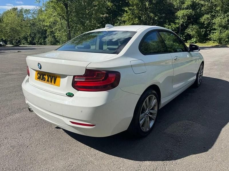 Used BMW 218 Comfort Edition 150 HP (110 kW) 2016 White Coupe