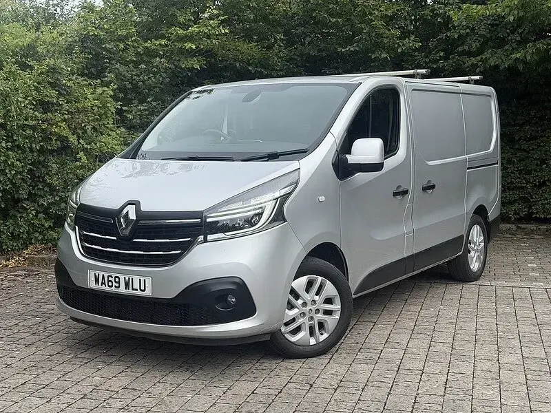Used Renault Trafic 2019 Silver MPV