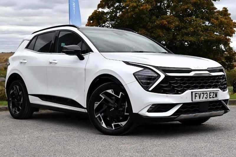White Used 2023 Kia Sportage 4 SUV | £28,827 (Fair price) - Image 1/1