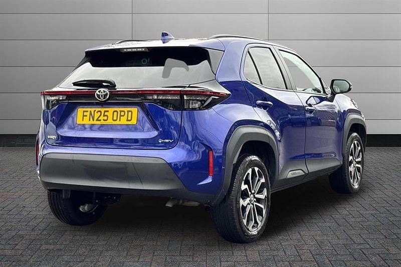 Used Toyota Yaris Cross Design 116 HP (85 kW) 2025 Blue SUV