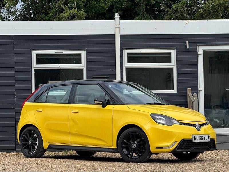 Yellow Used 2016 MG MG3 Hatchback | £2,995 (Good price) - Image 1/4