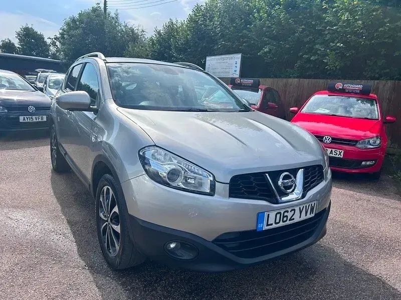 Used Nissan Qashqai N-TEC 117 HP (86 kW) 2013 Silver SUV