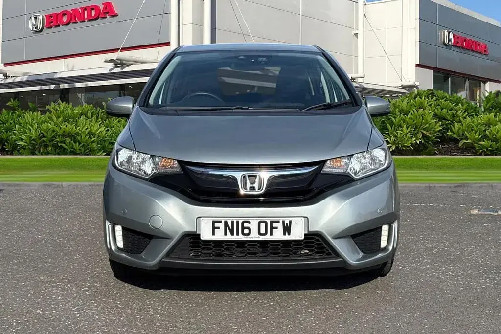 Used Honda Jazz SE 2016 Silver Hatchback