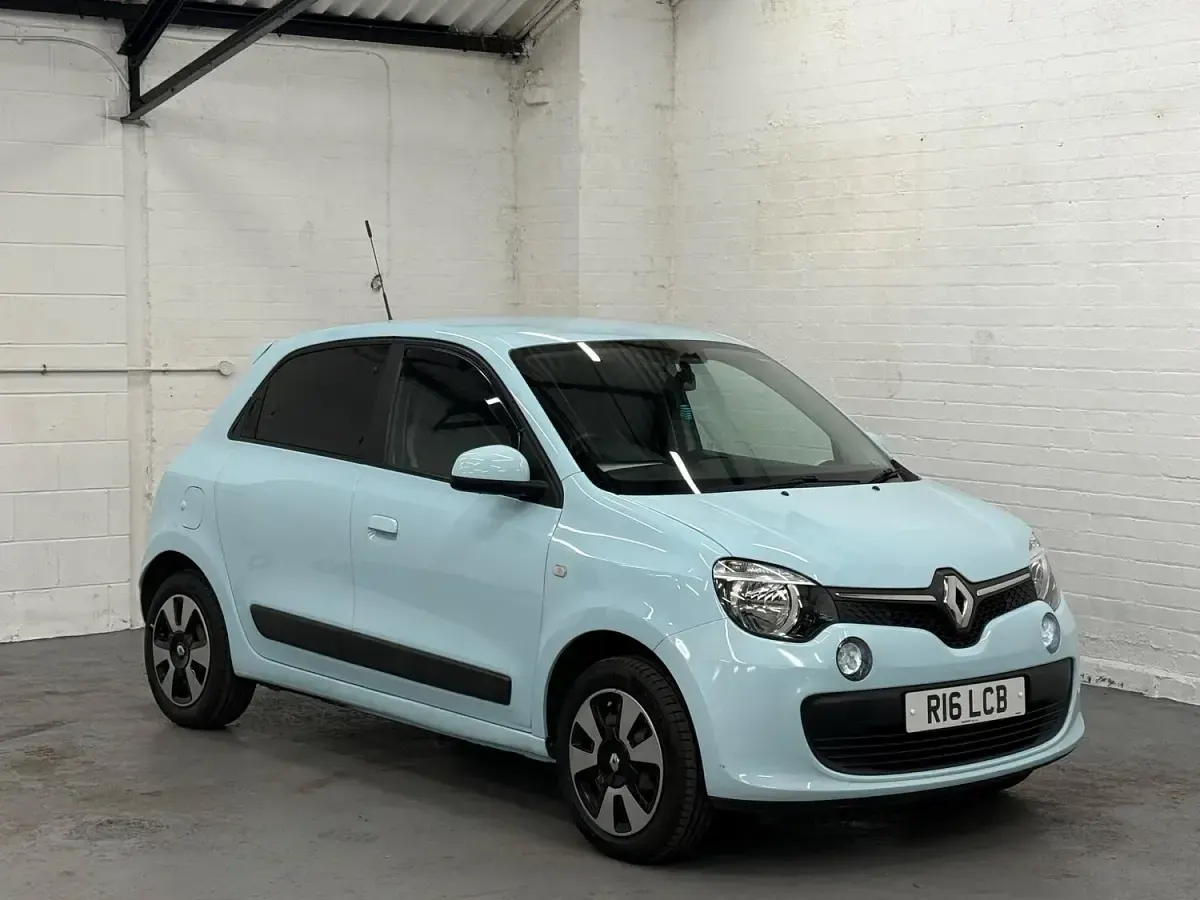 Used Renault Twingo Play 70 HP (51 kW) 2015 Blue Hatchback