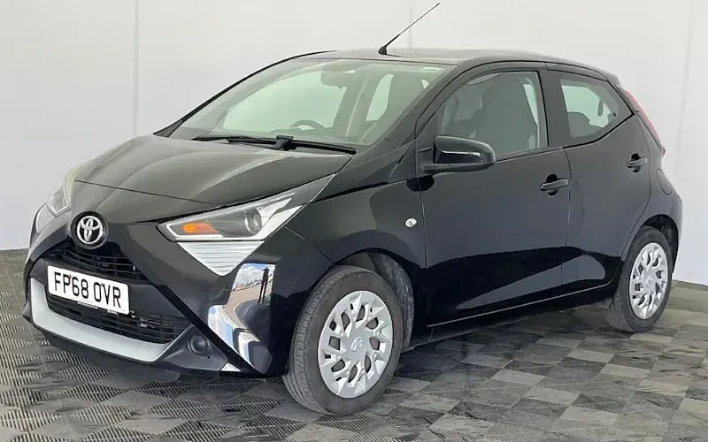 Usado Toyota Aygo X-play 72 CV (52 kW) 2020 Utilitario
