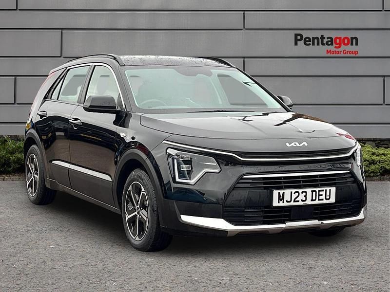 Black Used 2023 Kia Niro SUV | £16,495 (Good price) - Image 1/4