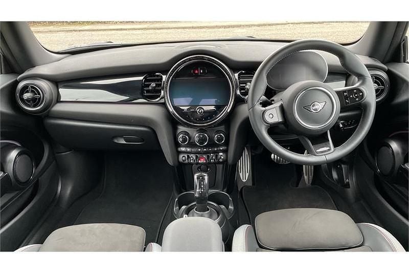 Used Mini Cooper Premium 136 HP (100 kW) 2023 Rooftop grey Hatchback