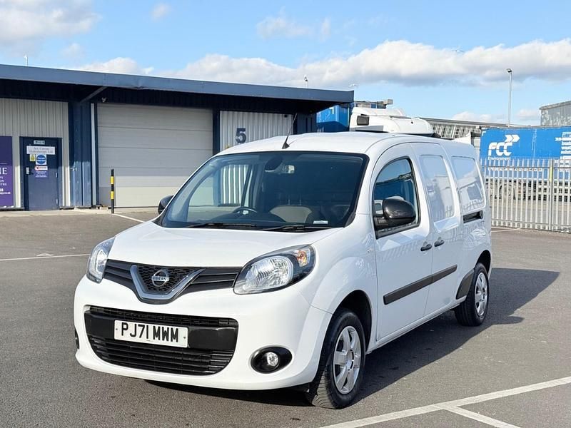 Used Nissan NV250 Tekna 95 HP (69 kW) 2021 White Van