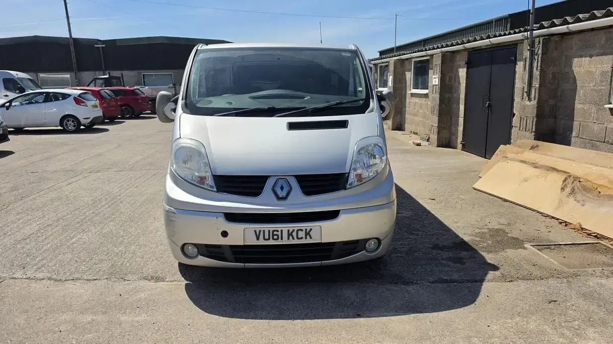Used Renault Trafic 115 HP (84 kW) 2011 Silver MPV