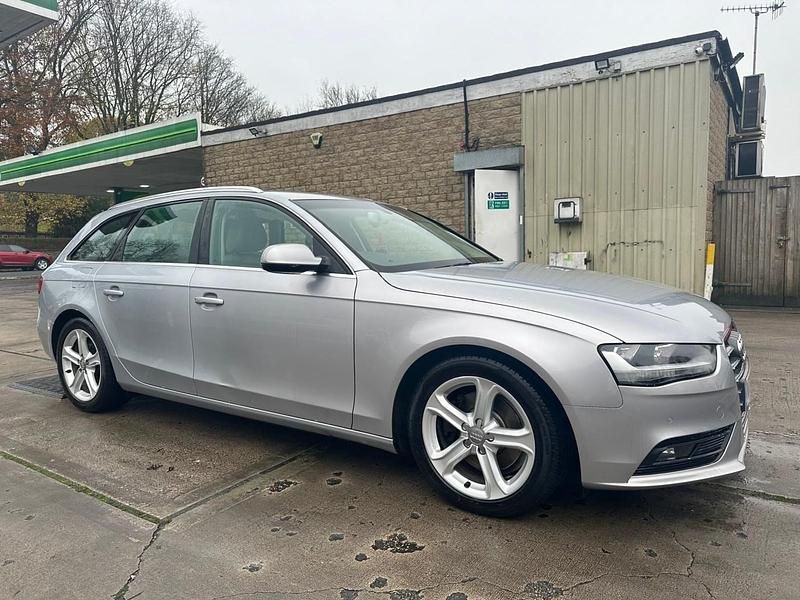 Used Audi A4 Design 163 HP (119 kW) 2015 Silver Estate