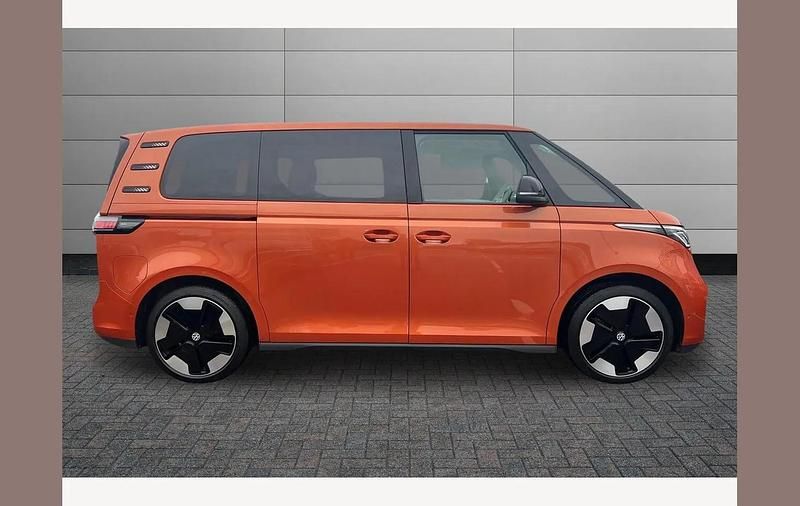 Used VW ID. Buzz Pro 147 kW (200 HP) 2024 Orange MPV