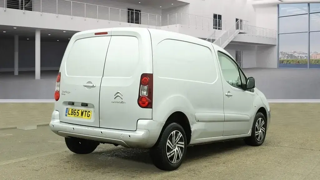 Gebraucht Citroën Berlingo 90 PS (66 kW) 2016 Silber Van / Kleinbus