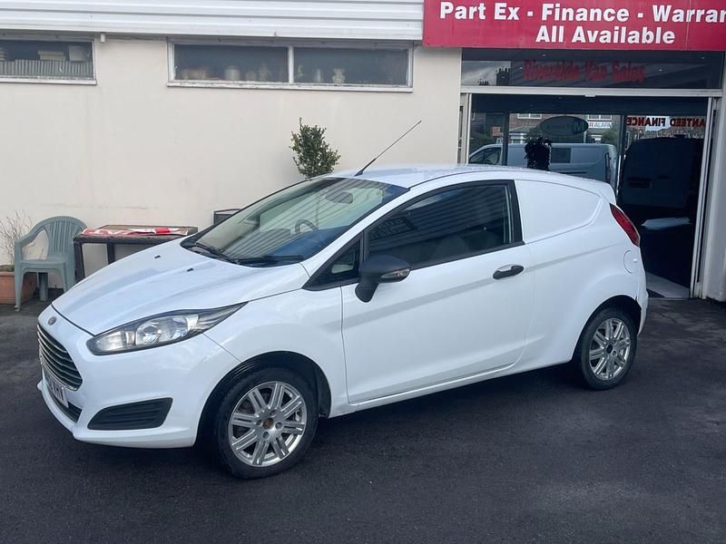 Used Ford Fiesta 2013 White Hatchback