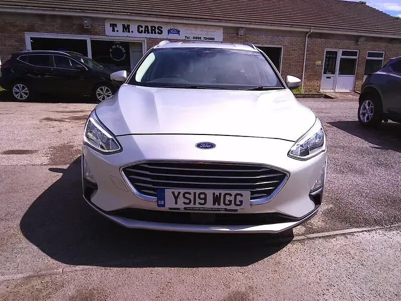 Used Ford Focus Zetec 120 HP (88 kW) 2019 Silver Estate