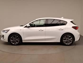 Used Ford Focus ST-Line 125 HP (91 kW) 2023 White Hatchback