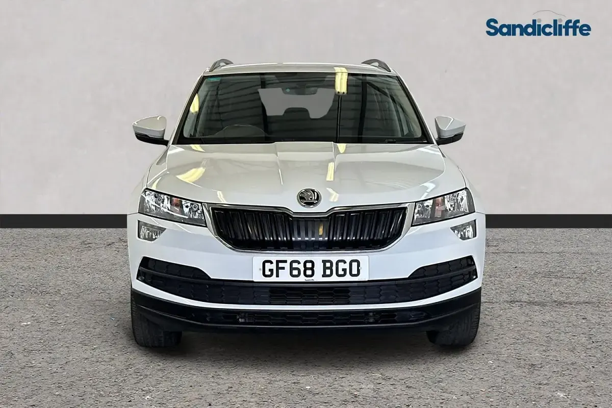 Used Skoda Karoq SE 116 HP (85 kW) 2018 White SUV