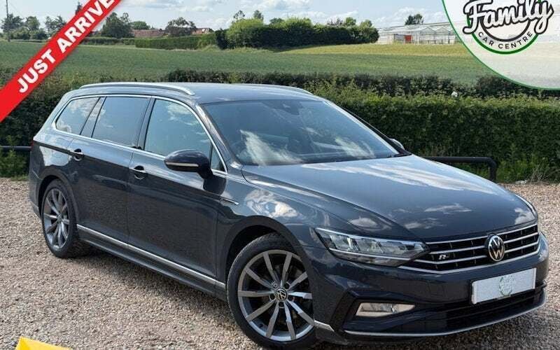 Used 2024 VW Passat R-line Estate | £14,176 (Good price) - Image 1/1