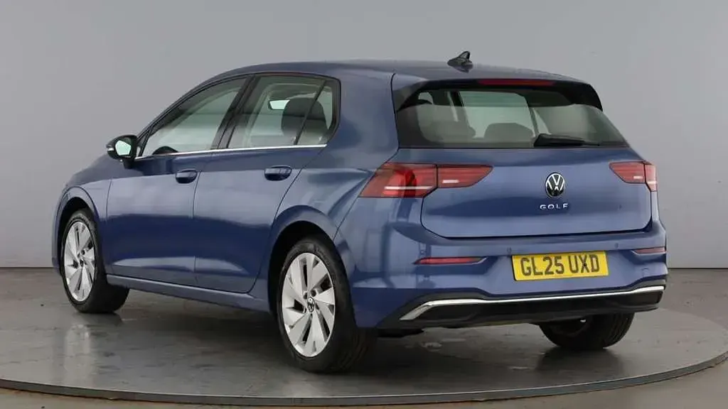 Used VW Golf VIII Style 150 HP (110 kW) 2025 Blue Hatchback