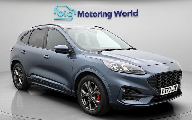 Usado Ford Kuga ST-Line 150 HP (110 kW) 2023 SUV