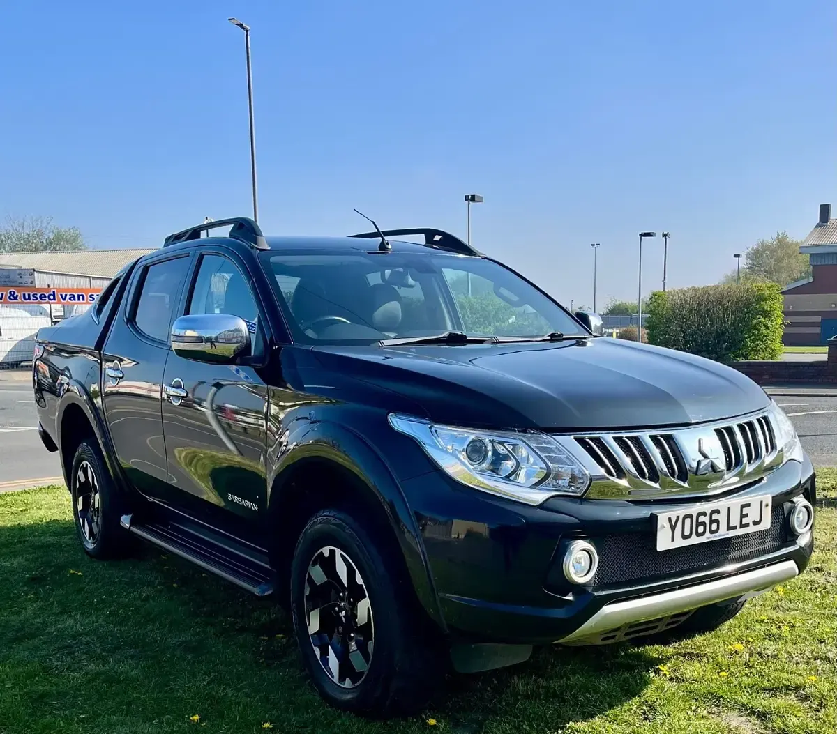 Used Mitsubishi L200 181 HP (133 kW) 2016 Black Pickup