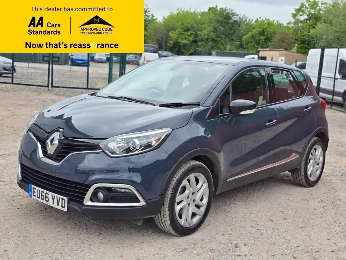 Usado Renault Captur Dynamique 90 HP (66 kW) 2016 Azul SUV
