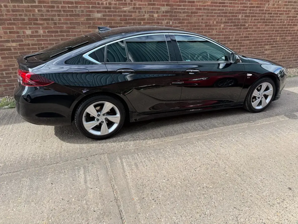 Used Vauxhall Insignia SRi 2018 Black Hatchback