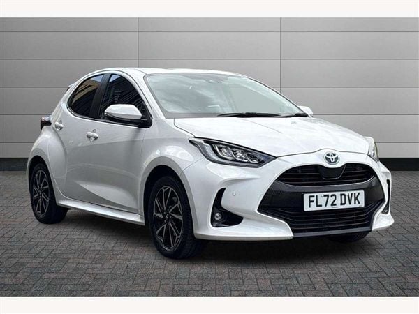 Used 2022 Toyota Yaris Design Hatchback | £15,891 (Good price) - Image 1/4