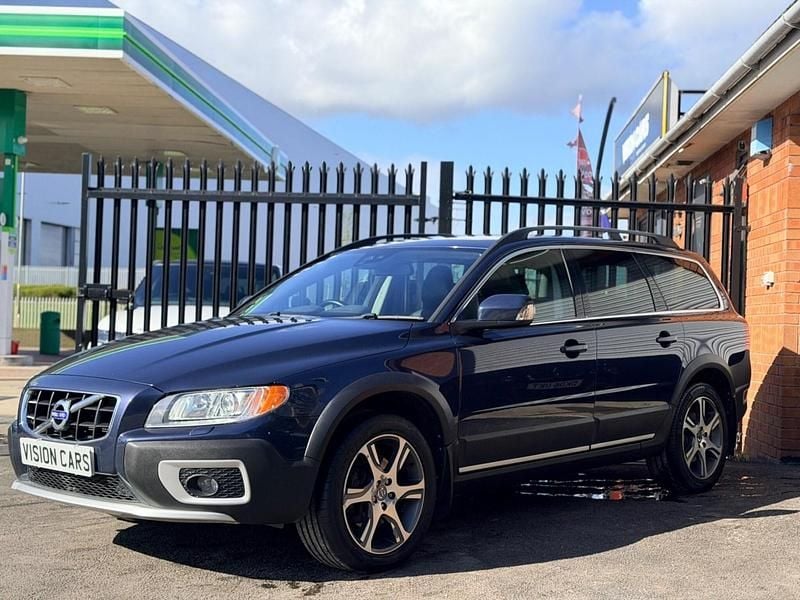 Used Volvo XC70 SE Lux 215 HP (158 kW) 2011 Blue Estate