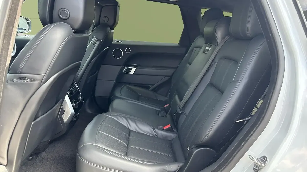 Used Land Rover Range Rover Sport Autobiography Dynamic 306 HP (225 kW) 2019 Yulong white SUV