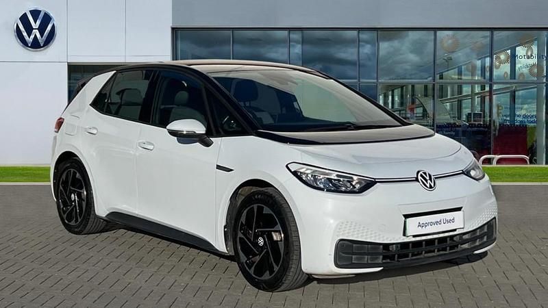 Glacier white metallic black Used 2022 VW ID.3 Pro Performance Hatchback | £16,736 (Fair price) - Image 1/4