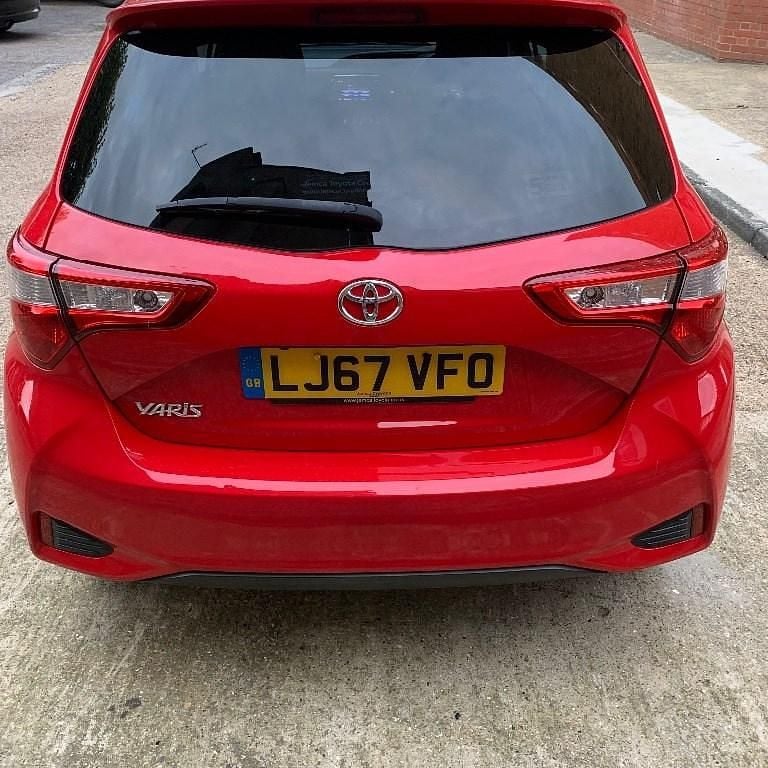 Usado Toyota Yaris Design 2017 Vermelho Citadino