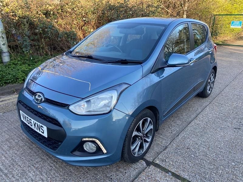 Used Hyundai i10 Premium SE 2016 Blue Hatchback