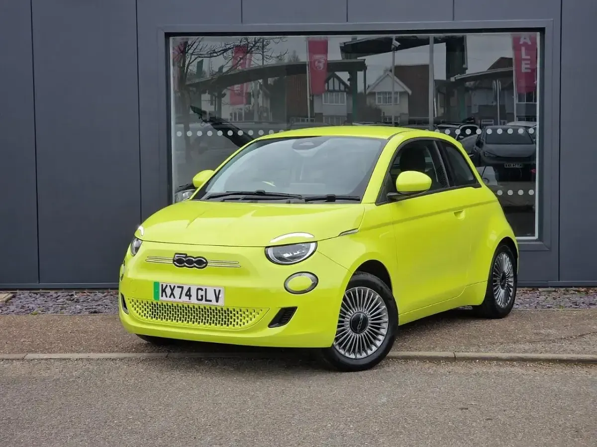 Used Fiat 500e 85 kW (116 HP) 2024 Green Hatchback