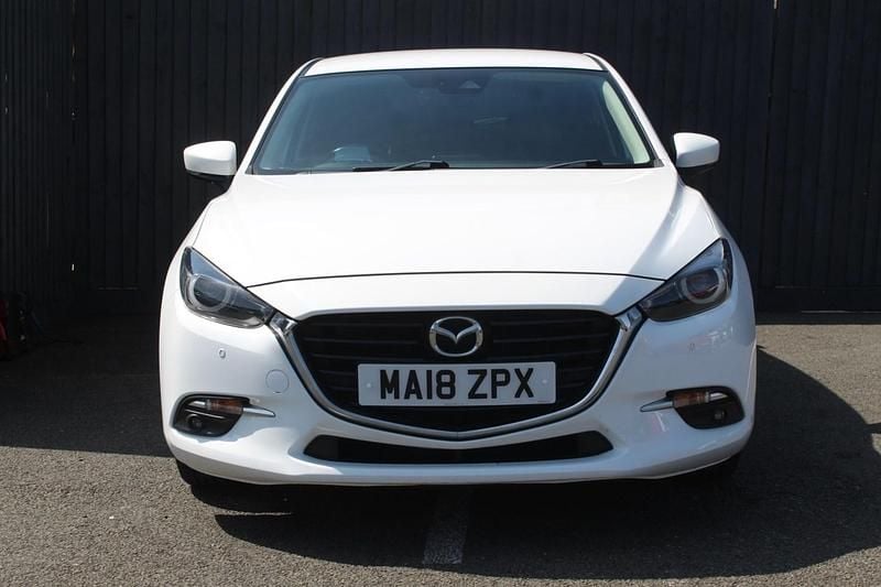 Begagnad Mazda 3 Inclusive 120 HK (88 kW) 2018 Vit Halvkombi